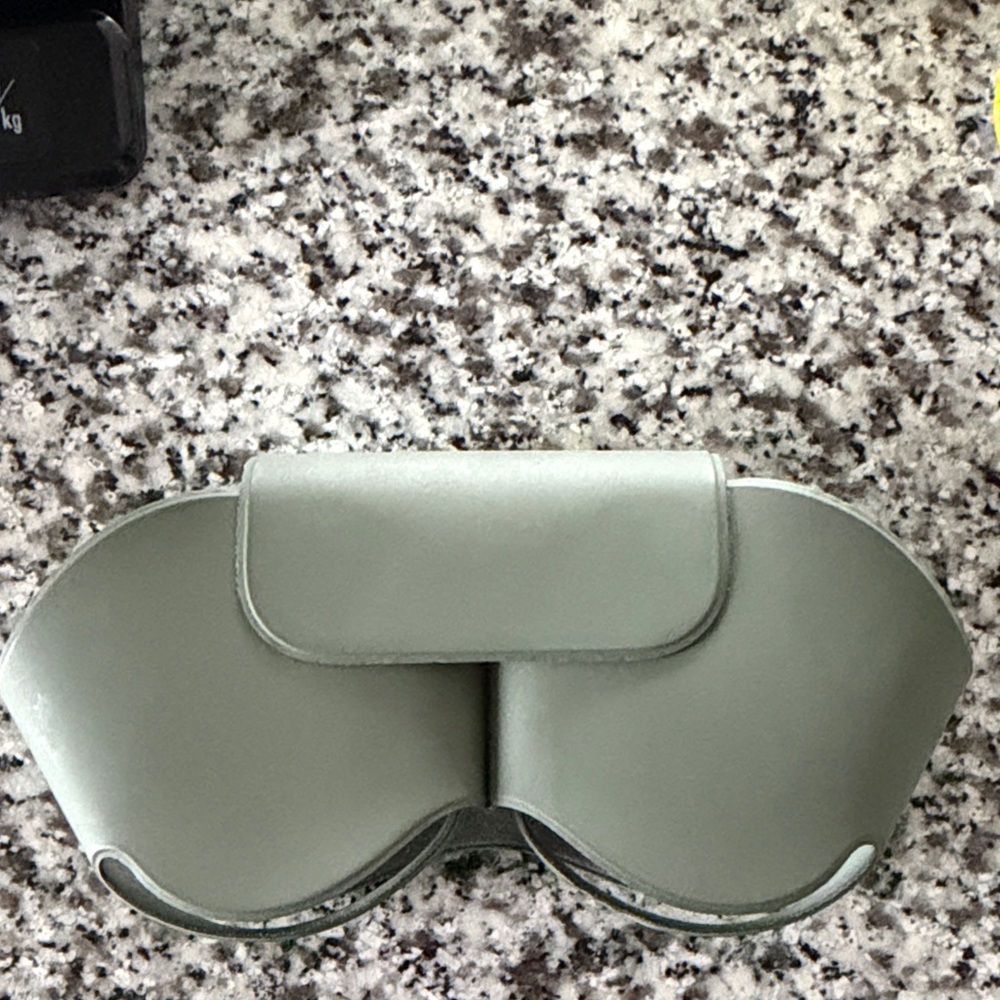 Apple Over-Ear Headphones - Silver
